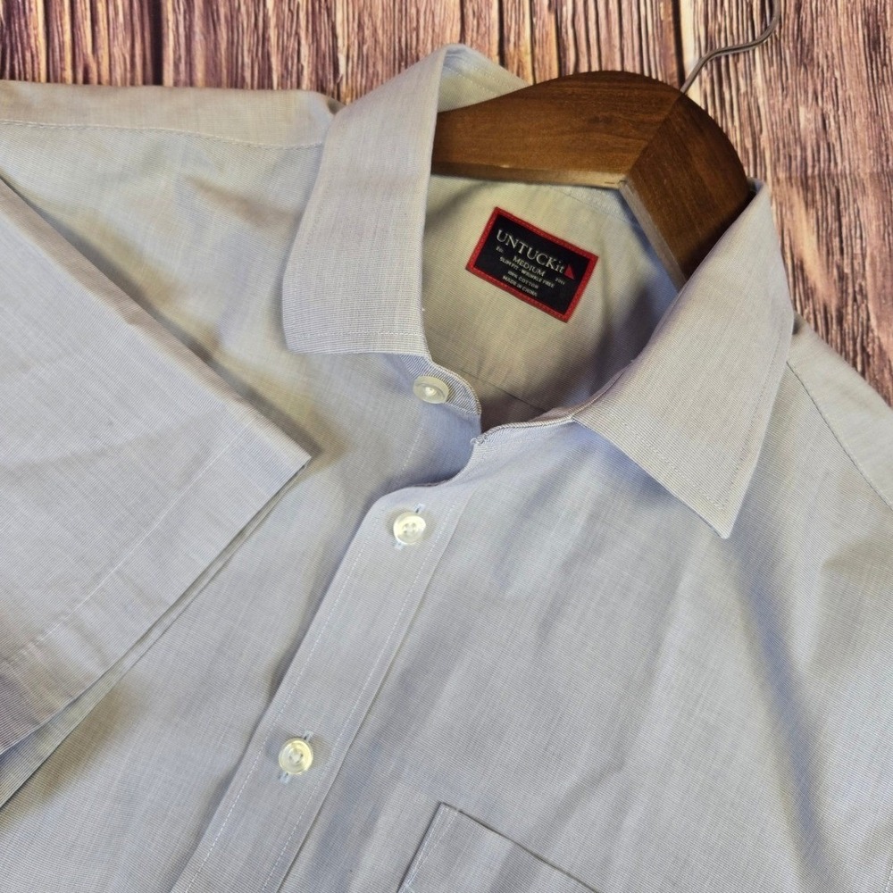 UNTUCKit Light Blue Short Sleeve Button-Down Shirt